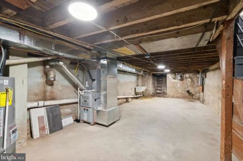 1629 2nd St, Philadelphia PA 19133-0033 exterior