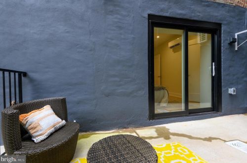 1215 Rhode Island Ave, Washington DC 20005-4416 exterior