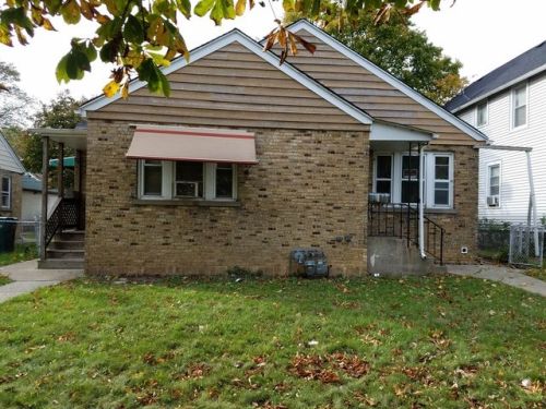 906 Jackson St, Waukegan, IL 60085-7316