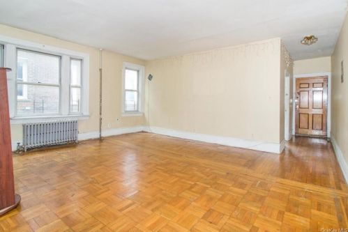 1923 Hennessy Pl, Bronx NY 10453-2910 exterior