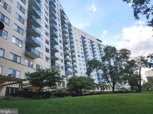 10201 Grosvenor Pl, Rockville MD  20852-4600 exterior