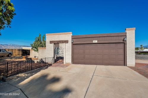 8633 4th St, Tucson, AZ 85710-2511