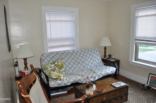 736 Cherry St, Grand Rapids MI 49503-5814 exterior