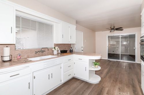 1220 Minaret Ave, Turlock CA  95380-5528 exterior