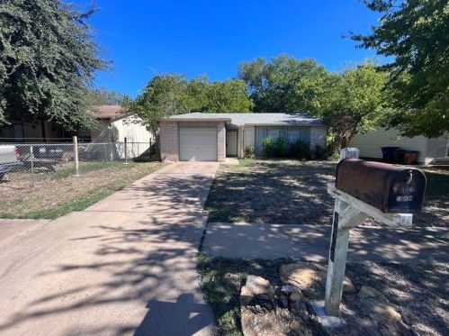 4406 Dovewood Dr, Austin TX  78744-4346 exterior