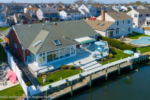 2107 Middle Ave, Point Pleasant Beach, NJ 08742-5134