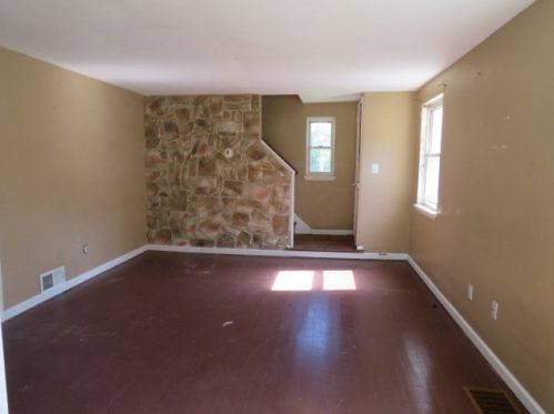 337 Dorothy Dr, Pittsburgh PA  15235-1831 exterior