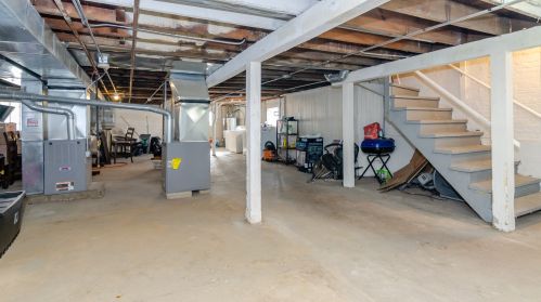 1511 67 Pl, Chicago IL 60637-4832 exterior