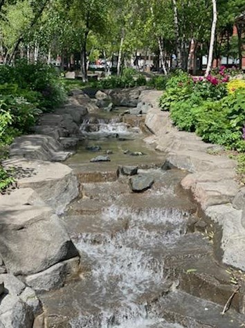 168 6th St, Saint Paul MN 55101-1996 exterior