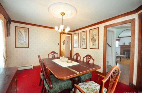 132 Walker St, Manchester CT 06040-4329 exterior