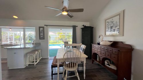 1911 Gaskins Cir, Fort Pierce FL  34952-6640 exterior