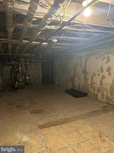 525 Welsh St, Chester PA 19013-4201 exterior