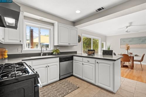 4300 Arleda Ln, Concord CA  94521-3417 exterior