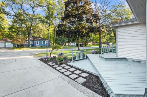 2085 Madalene Ave, Meskegon MI 49442-3815 exterior