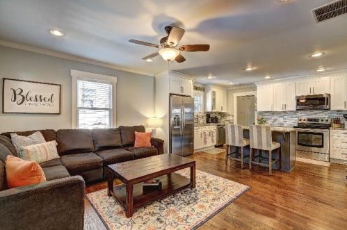 1401 Forrest Ave, Atlanta GA 30344-2709 exterior