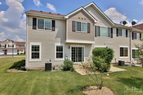 284 Macintosh Ave, Bull Valley IL 60098-7623 exterior