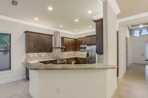 3192 Pacific Dr, Naples, FL 34119-8668