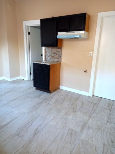 8931 Houston Ave, Chicago IL 60617-3239 exterior