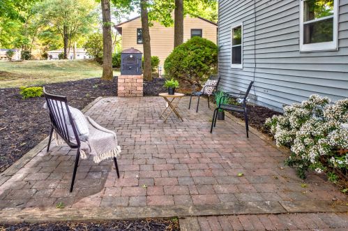 1202 Sprucebrook Dr, Kalamazoo MI 49048-5814 exterior