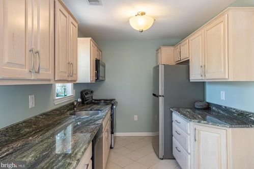 8 Chapman St, Alexandria VA 22301-2501 exterior