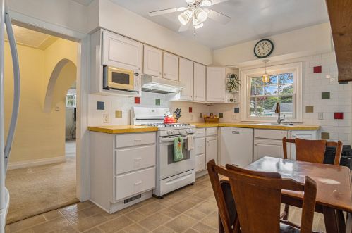 2185 Moon St, Meskegon MI 49441-1551 exterior