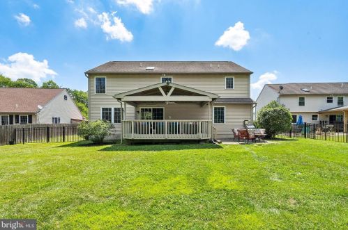 246 Micklitz Dr, Pottstown PA 19464-1463 exterior