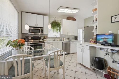 14100 Arctic Ave, Rockville MD 20853-2617 exterior