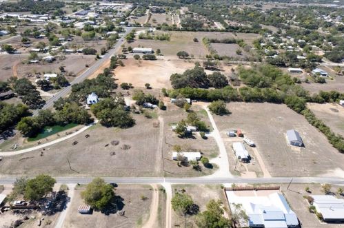 1411 Democrat St, Blanco, TX 78606-5847