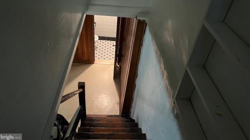 823 Longshore Ave, Philadelphia PA  19111-4422 exterior