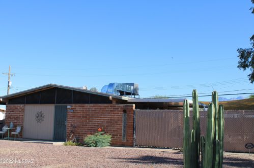 8011 Julia St, Tucson, AZ 85710-4105