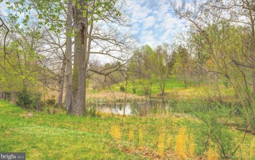 5 Cadwalader Dr, Trenton NJ 08618-3301 exterior