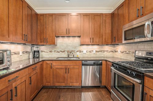 268 Clay Ave, Meskegon MI 49440-1202 exterior