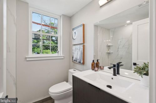 2200 Kater St, Philadelphia PA 19146-1139 exterior