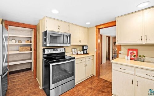 1439 Minnesota Ave, Duluth MN 55802-2429 exterior