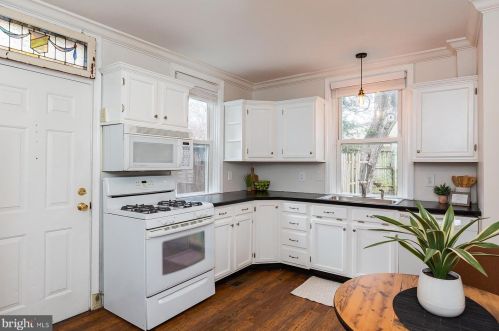 249 New Holland Ave, Lancaster PA 17602-2301 exterior