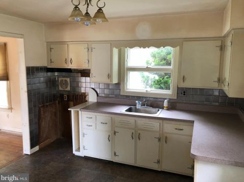 300 Cressmont Ave, Blenheim NJ 08012-3840 exterior