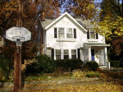 15 Victoria Cir, Newton, MA 02459-1016