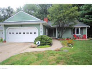 30600 Manhasset Dr, Cleveland OH  44140-1157 exterior