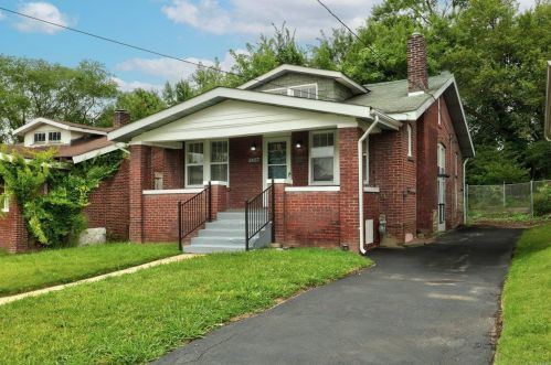 3457 Pine Grove Ave, Saint Louis, MO 63121-5441