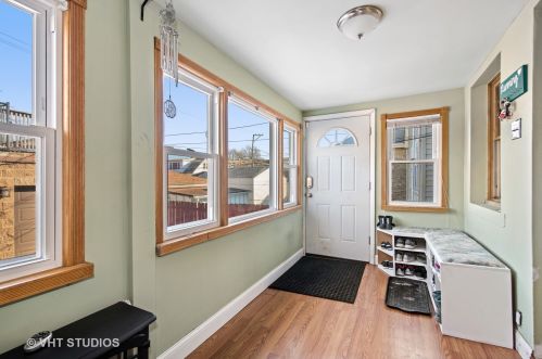 5522 Cornelia Ave, Chicago IL 60657-1019 exterior