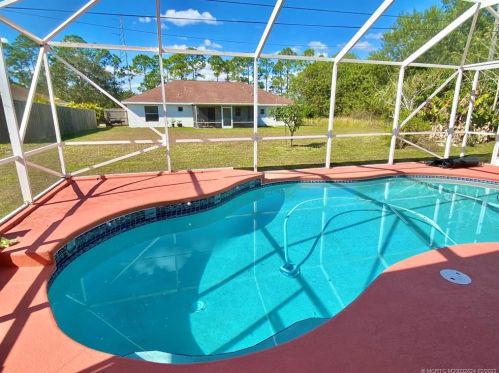 2126 Gailwood St, Fort Pierce FL  34987-2202 exterior