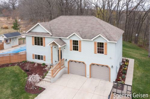 806 Morgan Dr, Belding, MI 48809-9276