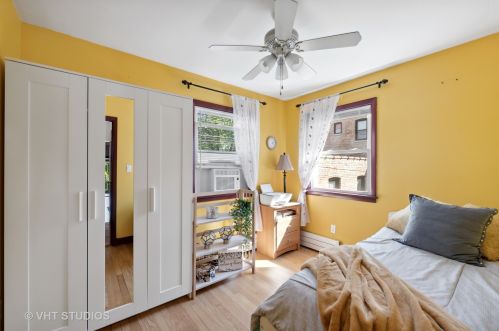 2907 Nagle Ave, Chicago IL 60634-4940 exterior