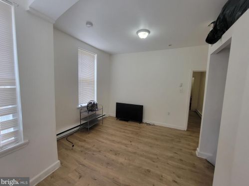 3535 8th St, Philadelphia PA 19140-4418 exterior