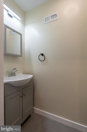 2010 23 St, Philadelphia PA 19145-2704 exterior