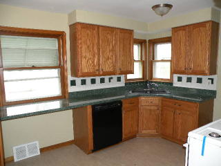 16016 Edgewood Ave, Cleveland OH  44137-3918 exterior