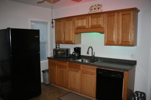 194 Dora St, Providence, RI 02909-3824