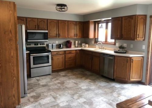 4214 Ray St, Manitowoc, WI 54220-4729