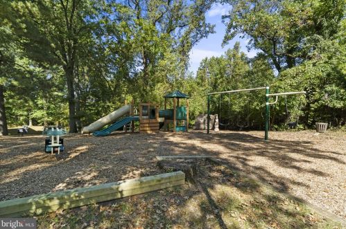 7680 Tremayne Pl, Mc Lean VA 22102-7614 exterior