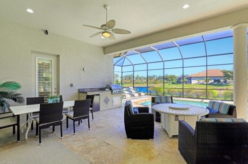 7247 Lantana Cir, Naples FL 34119-9809 exterior